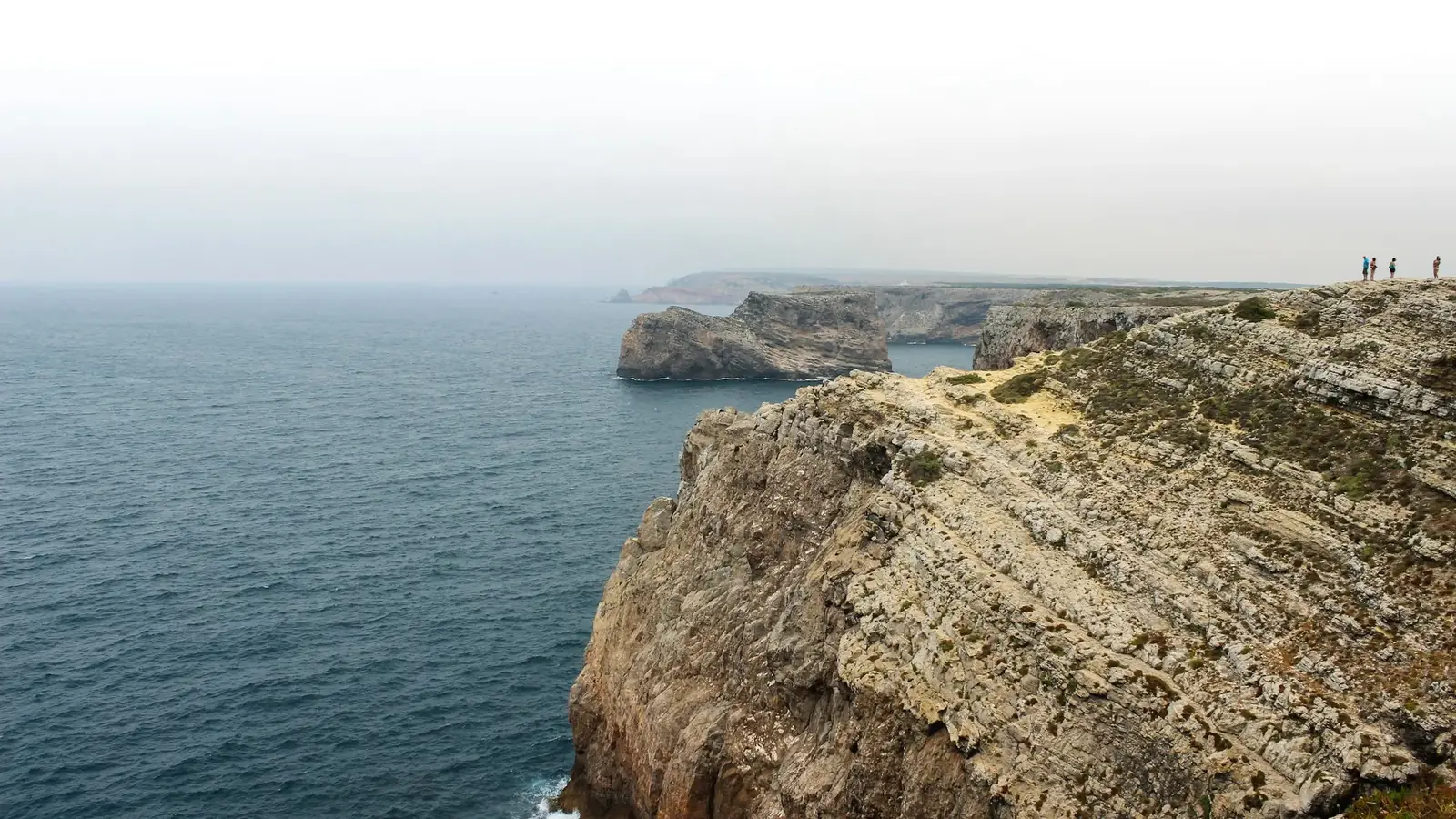 Falaises du cap Saint-Vincent face à l'Atlantique, Sagres