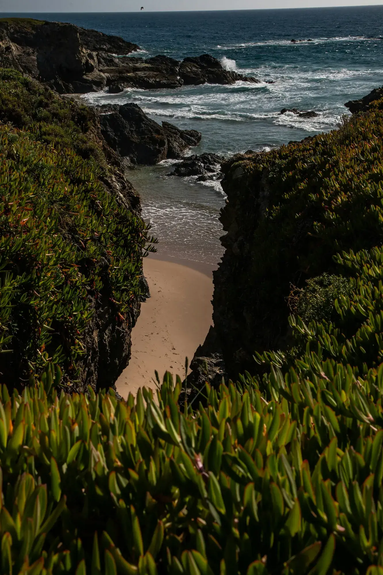 Petite crique entre les falaises, Porto Covo, côte de l'Alentejo